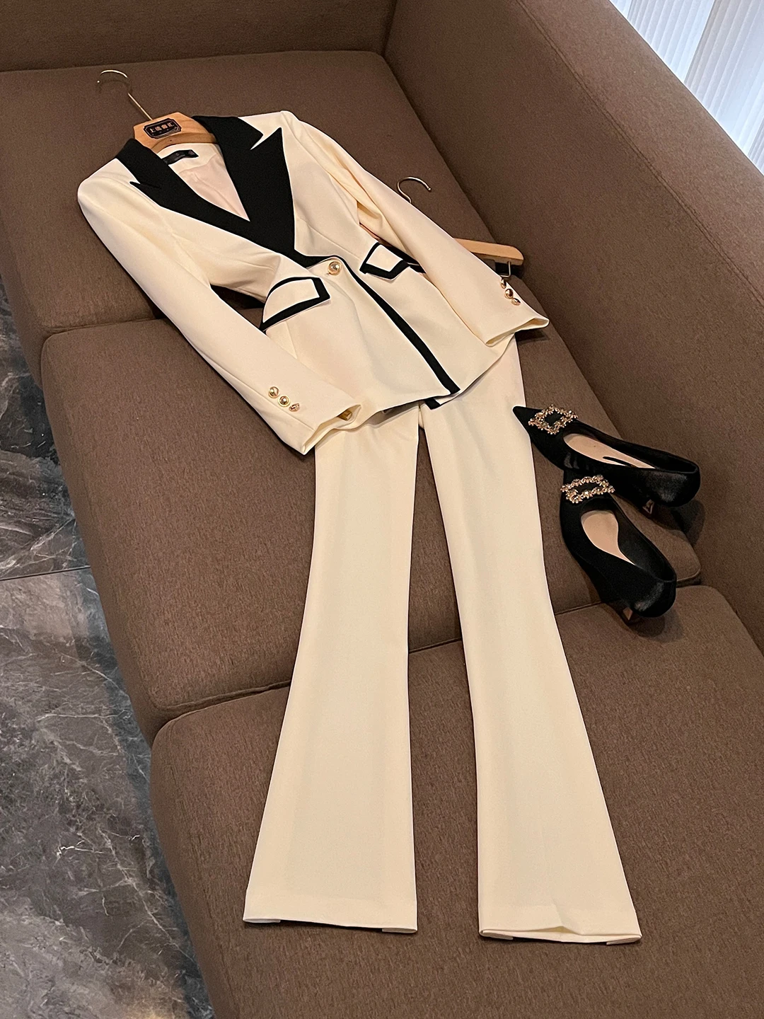 Новинка 2025, осенний элитный женский костюм, комплект спецодежды Ele Godd Sle Long Sve, костюм на заказ Jaet Profional Office...
Новинка 2025, осенний элитный женский костюм, комплект спецодежды Ele Godd Sle Long Sve, костюм на заказ Jaet Profional Office...