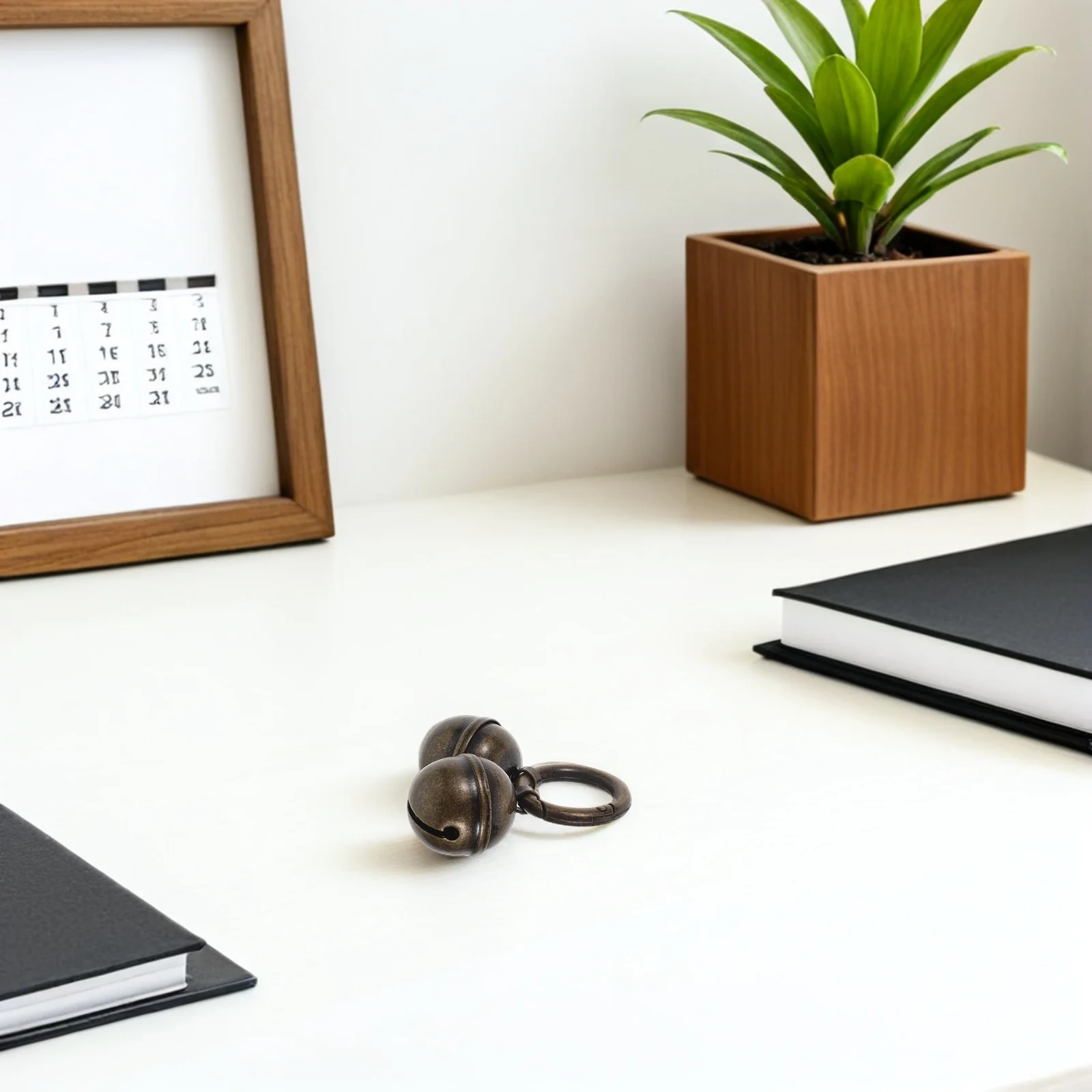 2Pcs Festive Pet Bells for Collars Metal Dog Cat Pendant Charms with Quick Clip Loud Clear Sound for Outdoor Tracking
2Pcs Festive Pet Bells for Collars Metal Dog Cat Pendant Charms with Quick Clip Loud Clear Sound for Outdoor Tracking