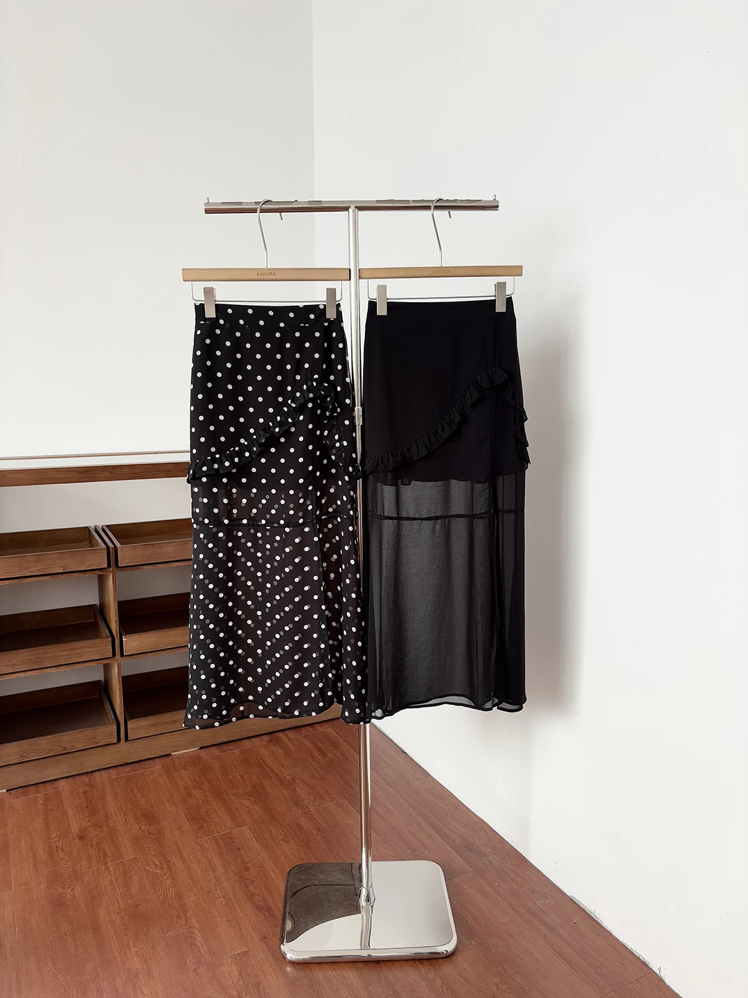 Elegant Polka Dot A-Line Skirt Women's High Waist Slim Fit Long Tulle Skirt Summer Fashion Ladies' Premium Clothing
Elegant Polka Dot A-Line Skirt Women's High Waist Slim Fit Long Tulle Skirt Summer Fashion Ladies' Premium Clothing