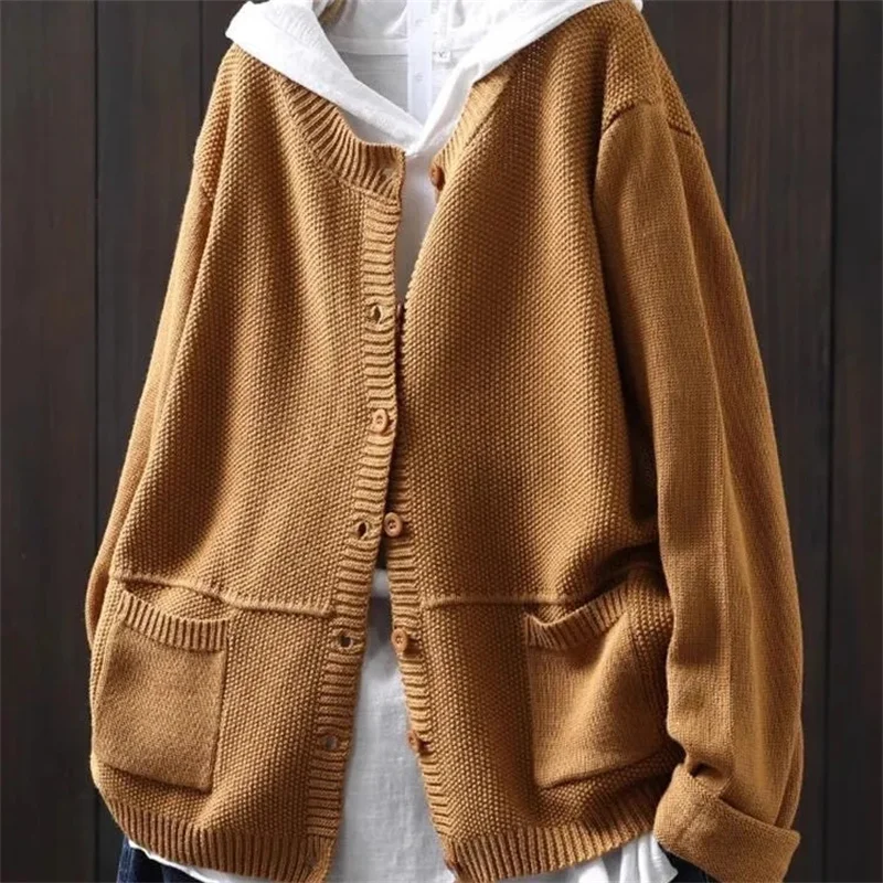 Double Pocket Cotton Knitted Sweater Jacket Fashion Design Sense Knitwear For Women Spring Autumn Winter Cardigan Coat Female
Double Pocket Cotton Knitted Sweater Jacket Fashion Design Sense Knitwear For Women Spring Autumn Winter Cardigan Coat Female