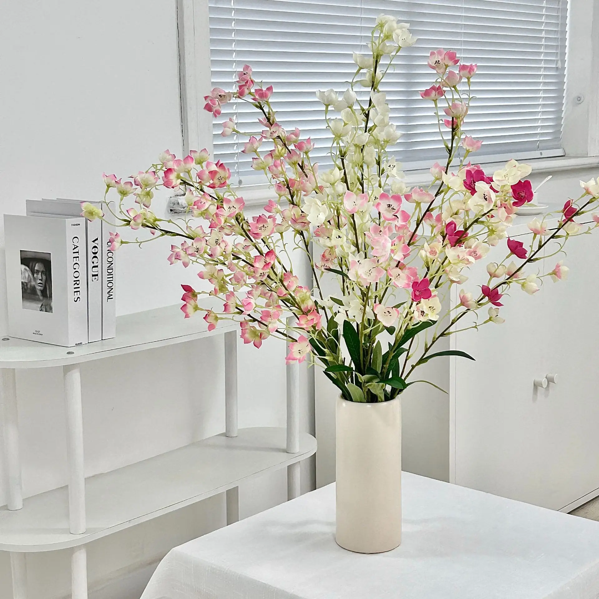 5PCS Lily of the Valley Artificial Flowers Light Luxury Home Decor Fake Flower Bouquet for Living Room Table Wholesale
5PCS Lily of the Valley Artificial Flowers Light Luxury Home Decor Fake Flower Bouquet for Living Room Table Wholesale