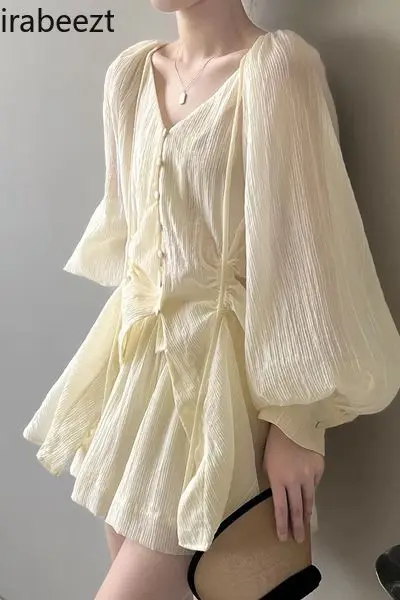 Slimming Two-Piece Set Summer Korean V-Neck Shirt with Tie Detail & Pleated Design High-Waisted Shorts Casual Summer Outfit
Slimming Two-Piece Set Summer Korean V-Neck Shirt with Tie Detail & Pleated Design High-Waisted Shorts Casual Summer Outfit