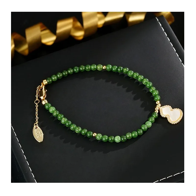 New Chinese-style White Fritillary Gourd Pendant Bracelet Temperament Versatile Fashion Personalized Commuter Hand Jewelry
New Chinese-style White Fritillary Gourd Pendant Bracelet Temperament Versatile Fashion Personalized Commuter Hand Jewelry