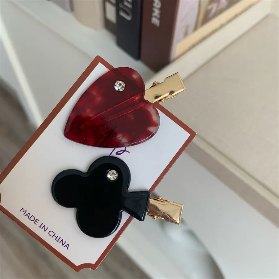 Creative Playing Card Shaped Acetate Edge Clip Broken Hairpin Hearts and Black Flowers Hair Claw Hair Accessories for Women
Creative Playing Card Shaped Acetate Edge Clip Broken Hairpin Hearts and Black Flowers Hair Claw Hair Accessories for Women