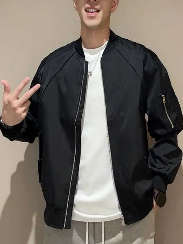 Повседневная свободная мужская американская пилотная лоскутная куртка с бейсбольным воротником, осенне-зимняя верхняя одежда Faion, простая корейская версия
Повседневная свободная мужская американская пилотная лоскутная куртка с бейсбольным воротником, осенне-зимняя верхняя одежда Faion, простая корейская версия