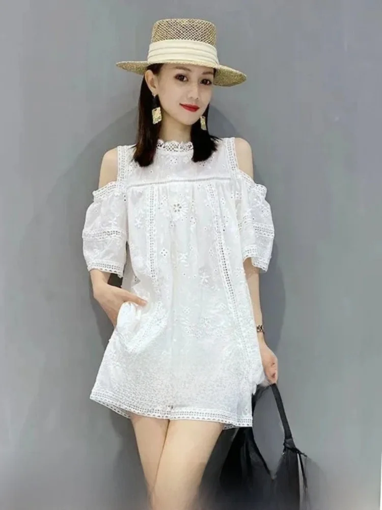 Elegant Lace Hollow out Top Short Pants Two Piece Set Women's Fashion Summer Breathable High Waist round Neck T-shirt Casual
Elegant Lace Hollow out Top Short Pants Two Piece Set Women's Fashion Summer Breathable High Waist round Neck T-shirt Casual