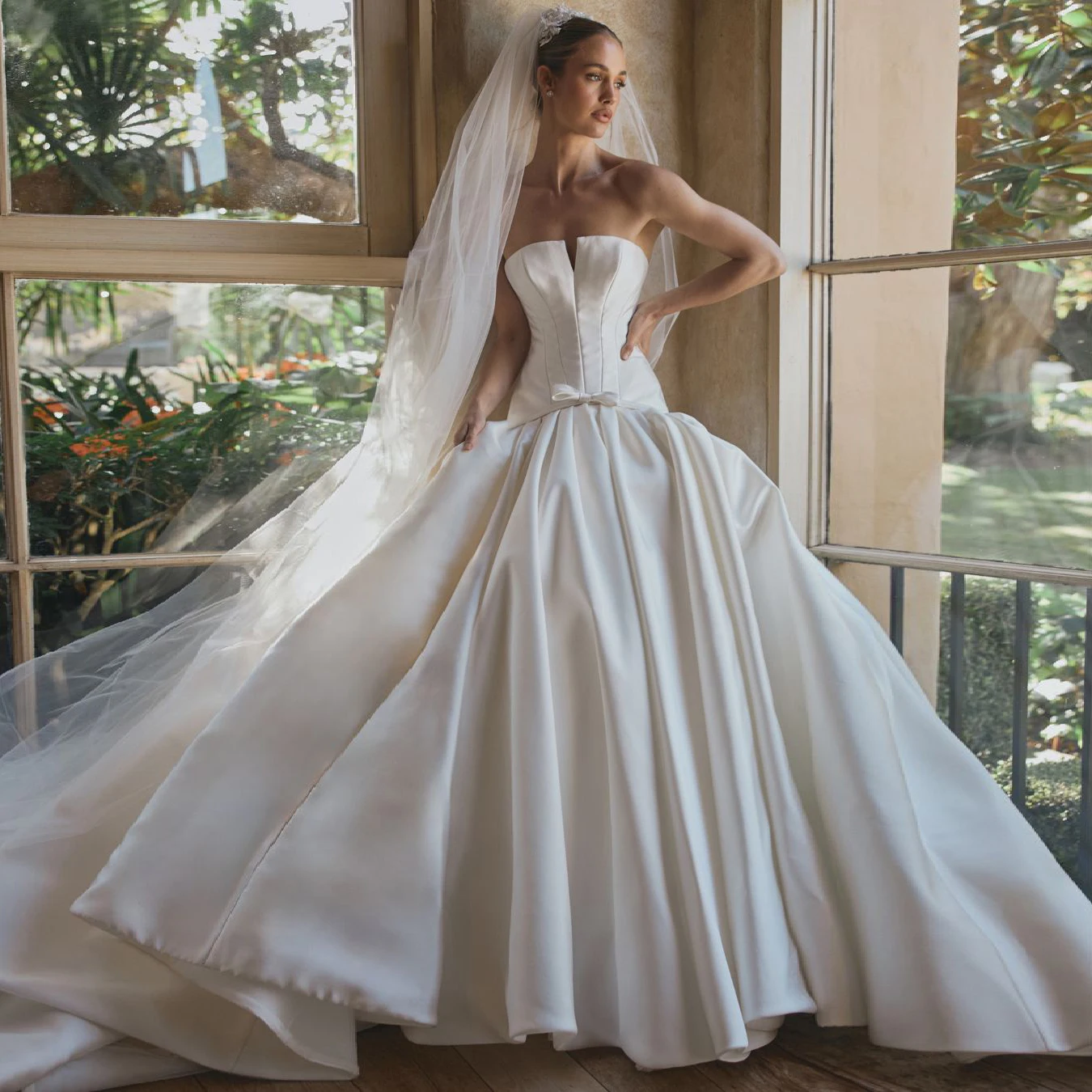 Sharon Said Elegant Strapless Ivory Bow Satin Wedding Dresses 2026 Off Shoulder with Veil for Women Bride Gowns SW577 Customized
Sharon Said Elegant Strapless Ivory Bow Satin Wedding Dresses 2026 Off Shoulder with Veil for Women Bride Gowns SW577 Customized