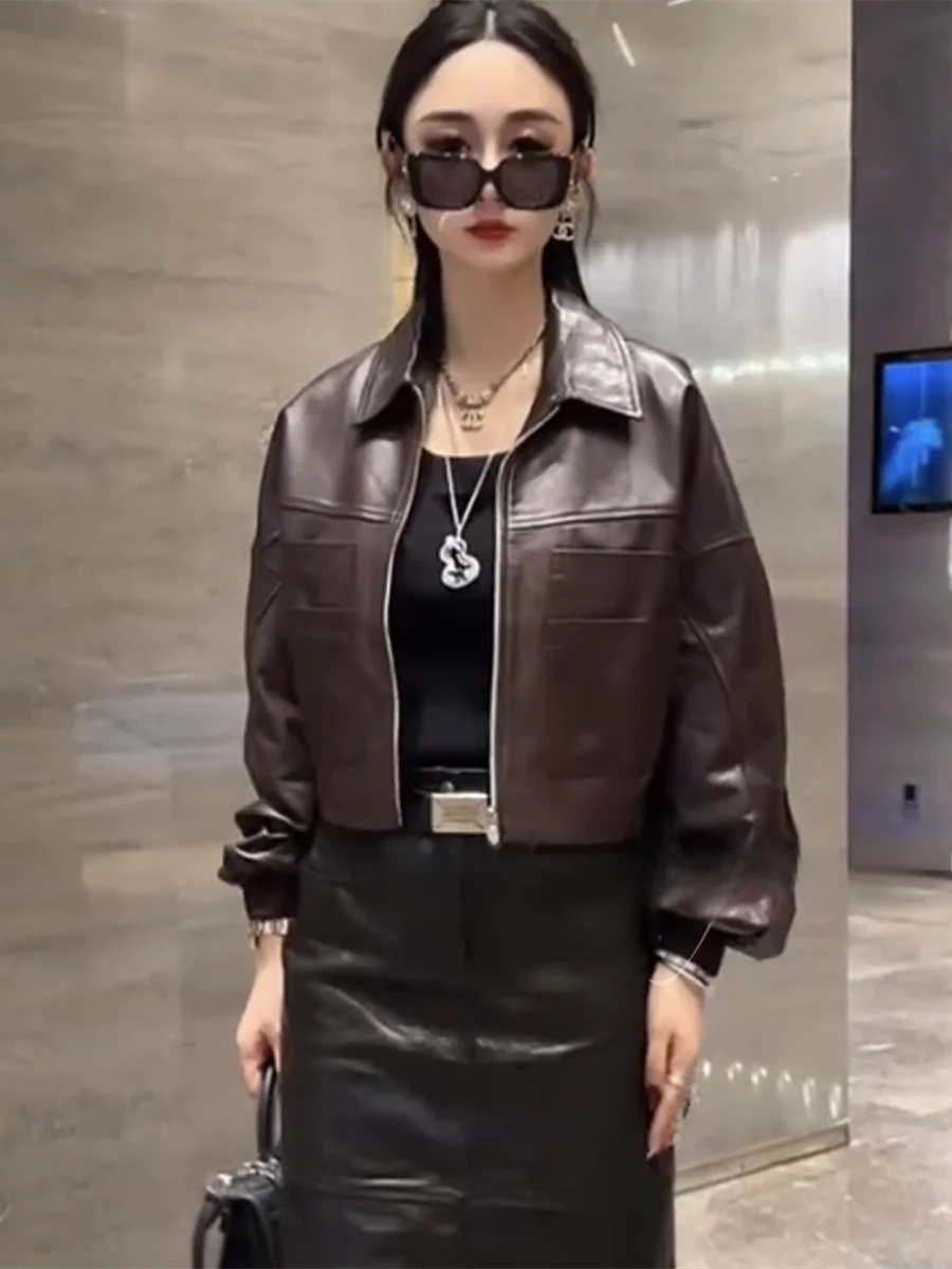 Casual Women's ort Jaet eepskin Leather Coat with Big kets Long Sve Loose Fit Sle Faionable Commute Wind
Casual Women's ort Jaet eepskin Leather Coat with Big kets Long Sve Loose Fit Sle Faionable Commute Wind