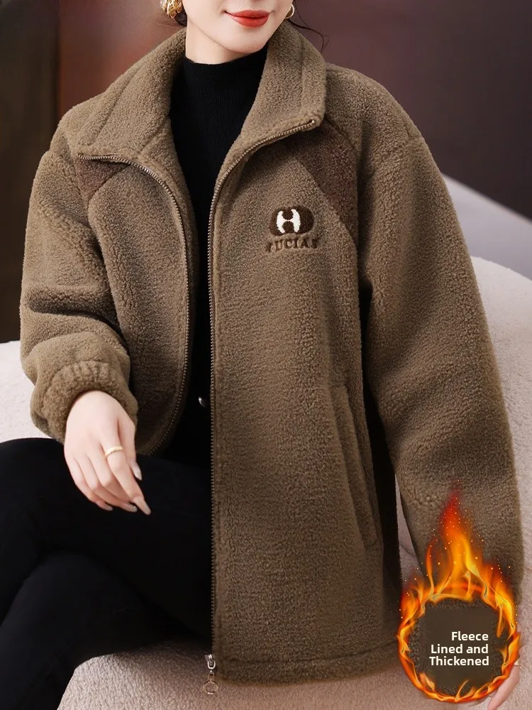 Lamb Velvet Thiened Fce Women's Jaet Winter Coat Faionable Cotton Clothes for Middle-Aged And ly Women
Lamb Velvet Thiened Fce Women's Jaet Winter Coat Faionable Cotton Clothes for Middle-Aged And ly Women