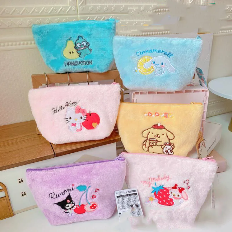 Sanrio Hangyodon Kuromi Trapezoidal Cosmetic Bag Pvc Storage Bag Small Item Multifunctional Cosmetic Bag Kawaii Cartoon Handbag
Sanrio Hangyodon Kuromi Trapezoidal Cosmetic Bag Pvc Storage Bag Small Item Multifunctional Cosmetic Bag Kawaii Cartoon Handbag