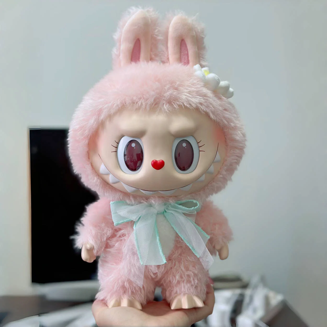 Hot 1:1 High Quality Monster Mokoko Sweetheart Serie Labubu Blind Box Close To Sweet Vinyl Doll Replica Collect Kid Holiday Gift
Hot 1:1 High Quality Monster Mokoko Sweetheart Serie Labubu Blind Box Close To Sweet Vinyl Doll Replica Collect Kid Holiday Gift