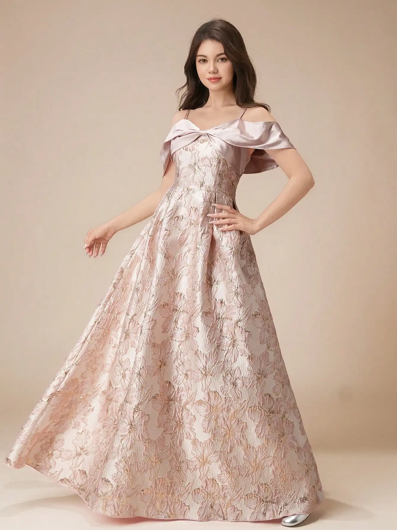 Off Shoulder Spaghetti Strap Jacquard Floral A-Line Long Formal Gown With Bow
Off Shoulder Spaghetti Strap Jacquard Floral A-Line Long Formal Gown With Bow