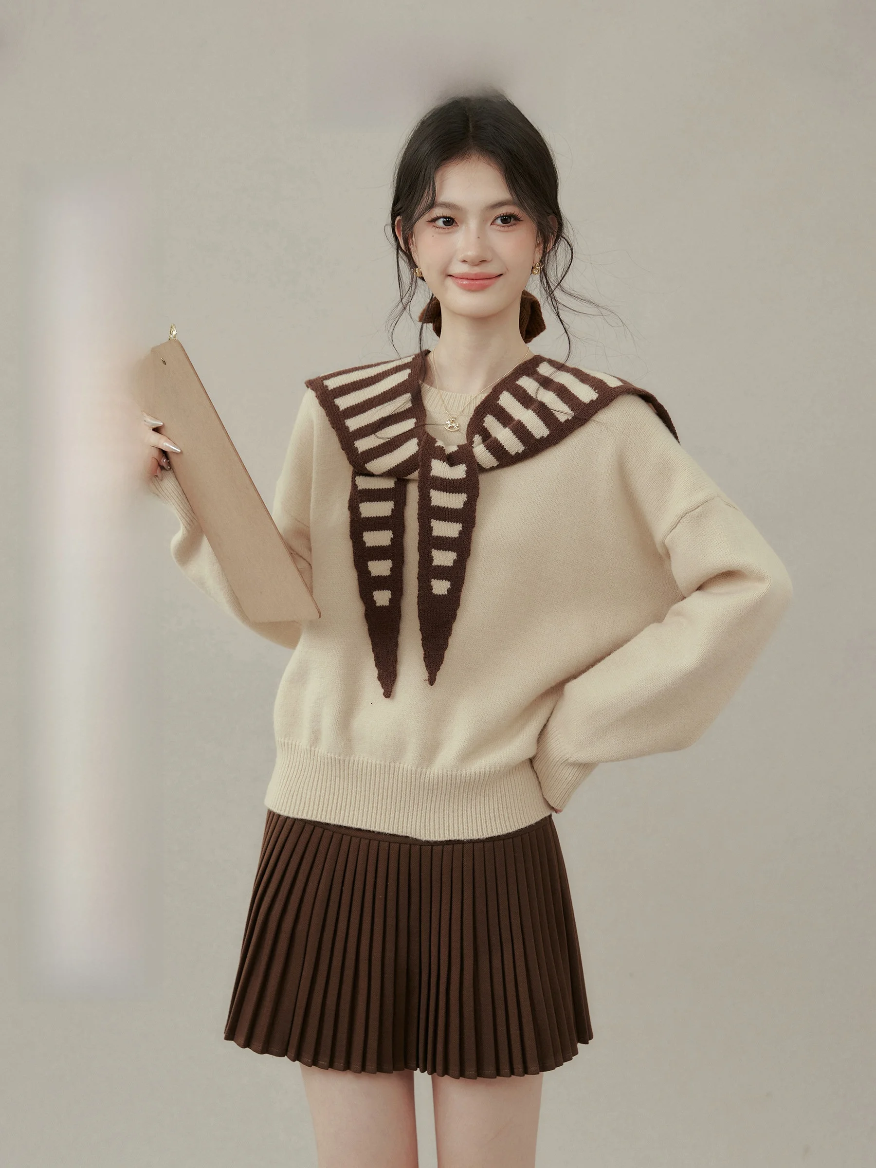 Корейский вязаный свитер в полоску больших размеров с накидкой на плечи, женский, свободного кроя, с длинными рукавами, теплый, осенне-зимний, модный топ
Корейский вязаный свитер в полоску больших размеров с накидкой на плечи, женский, свободного кроя, с длинными рукавами, теплый, осенне-зимний, модный топ