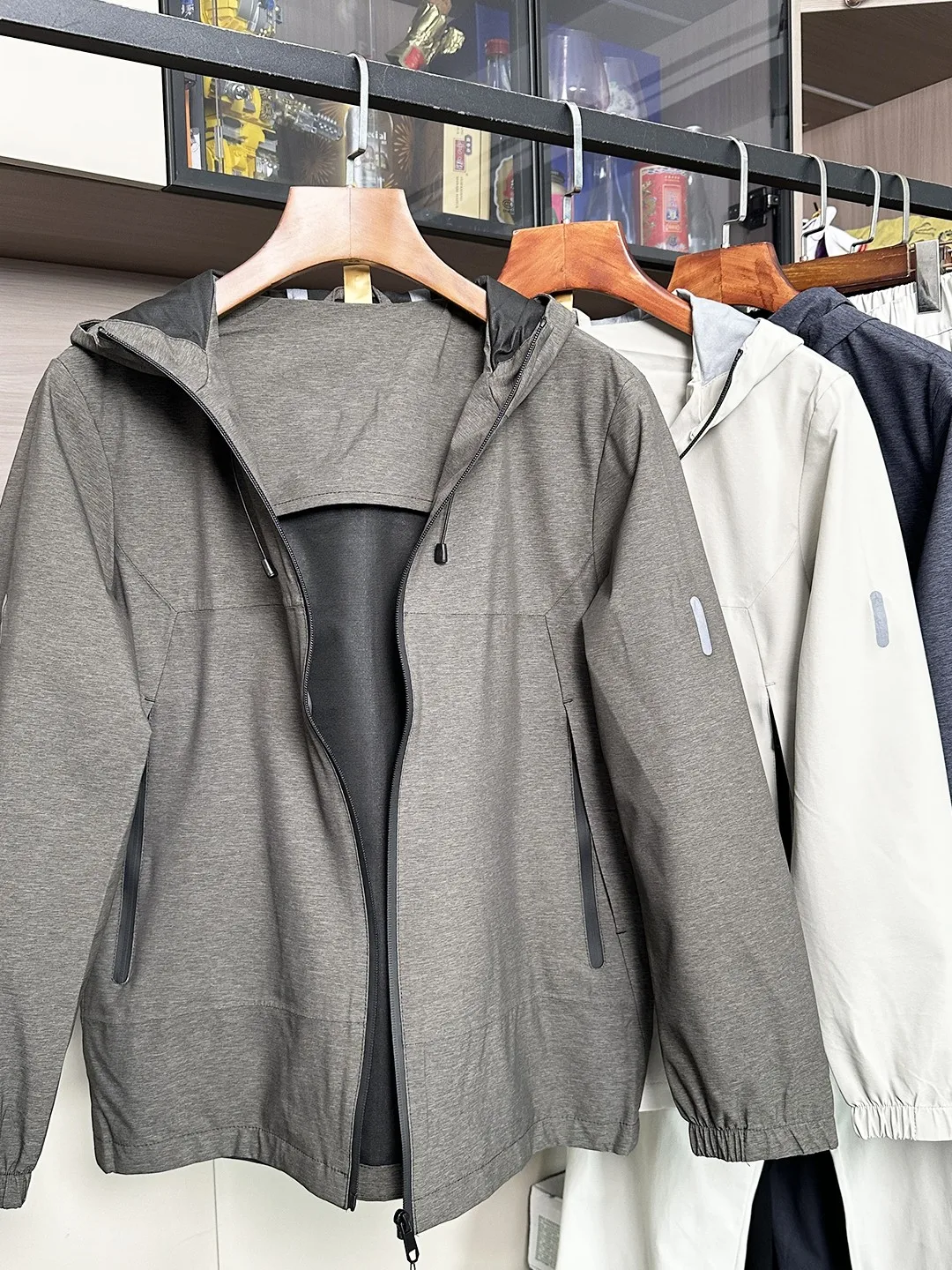 Lightweight Waterproof Outdoor Jacket Men's Loose Fit Hooded Padded Vest Spring Casual Style Windproof Fleece Lined Zipper Cl...
Lightweight Waterproof Outdoor Jacket Men's Loose Fit Hooded Padded Vest Spring Casual Style Windproof Fleece Lined Zipper Cl...