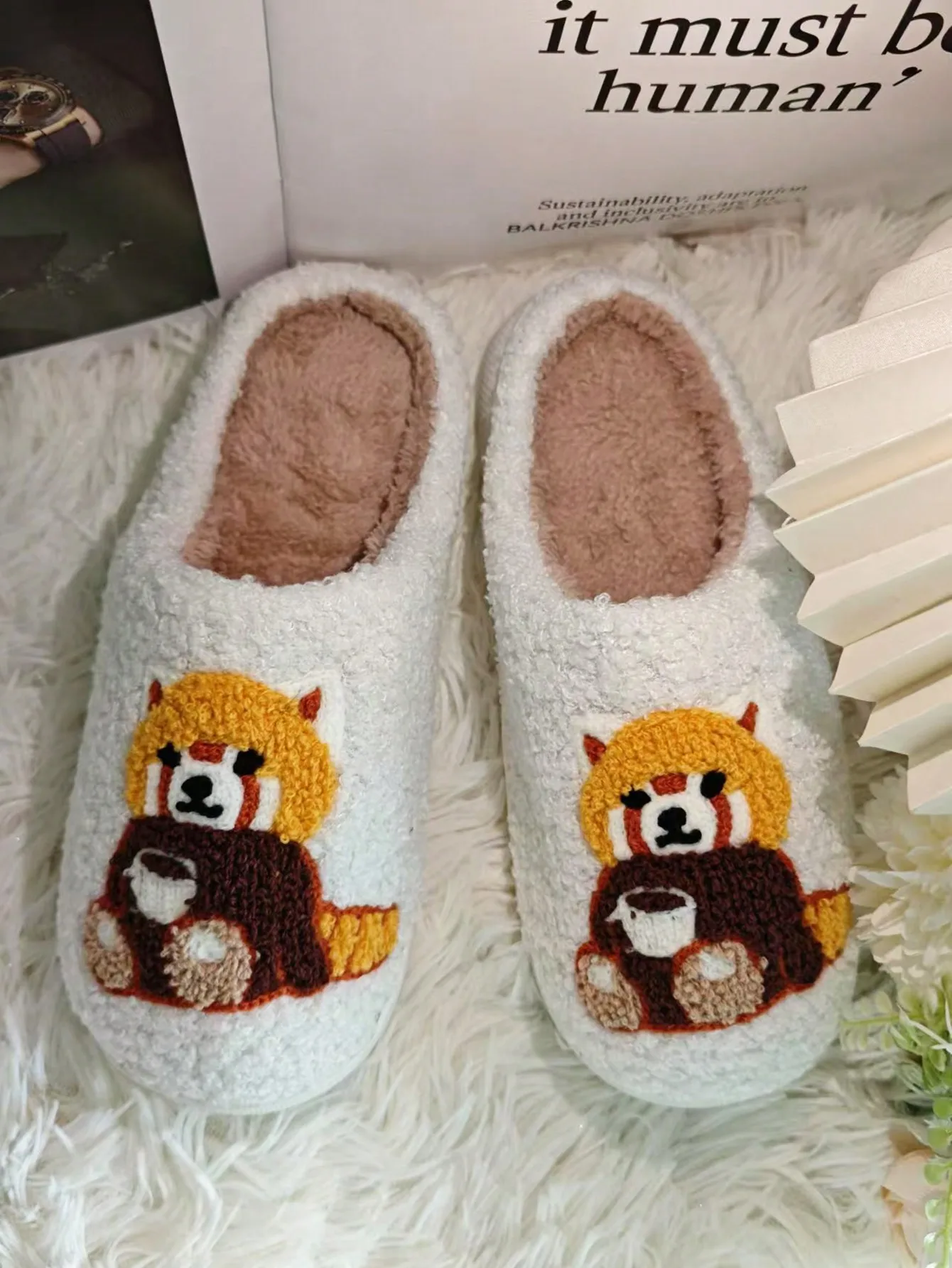Autumn Winter Cute Brown Raccoon Plush Slippers, Lovely Embroidered Warm Anti-Slip Unisex Home Closed Toe Slippers
Autumn Winter Cute Brown Raccoon Plush Slippers, Lovely Embroidered Warm Anti-Slip Unisex Home Closed Toe Slippers