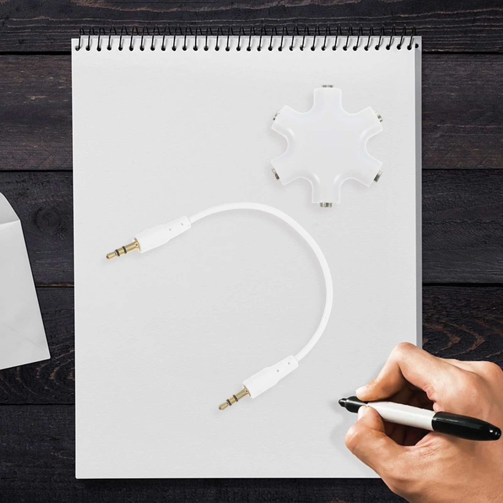 Headphone 5 Way 6 Port Female Audio Connector Adapter For Phone Music Player Tool Kit Earphone Headphone Jack
Headphone 5 Way 6 Port Female Audio Connector Adapter For Phone Music Player Tool Kit Earphone Headphone Jack