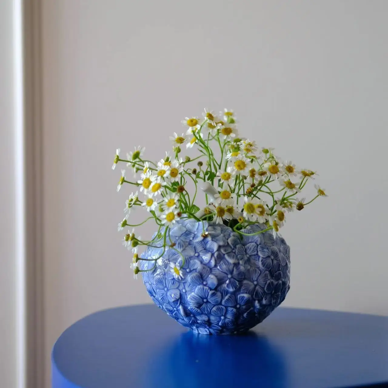 Vase French Style High Appearance Level Creative Art Blue Pink Purple Hydrangea Flower Decorative Ornaments
Vase French Style High Appearance Level Creative Art Blue Pink Purple Hydrangea Flower Decorative Ornaments