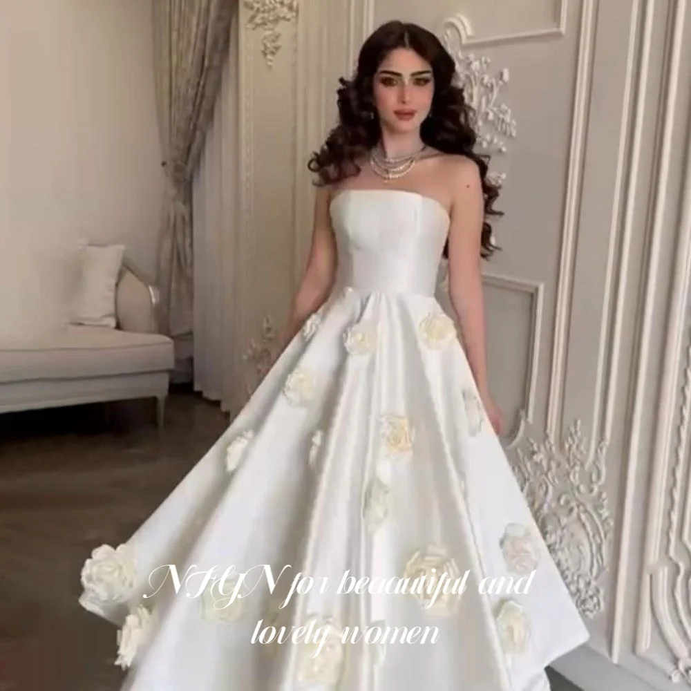 NFYN White A-Line Evening Dress Strapless Evening Party Dress 3D-Flowers Sleeveless Formal Occasion Dress for Women Customized
NFYN White A-Line Evening Dress Strapless Evening Party Dress 3D-Flowers Sleeveless Formal Occasion Dress for Women Customized