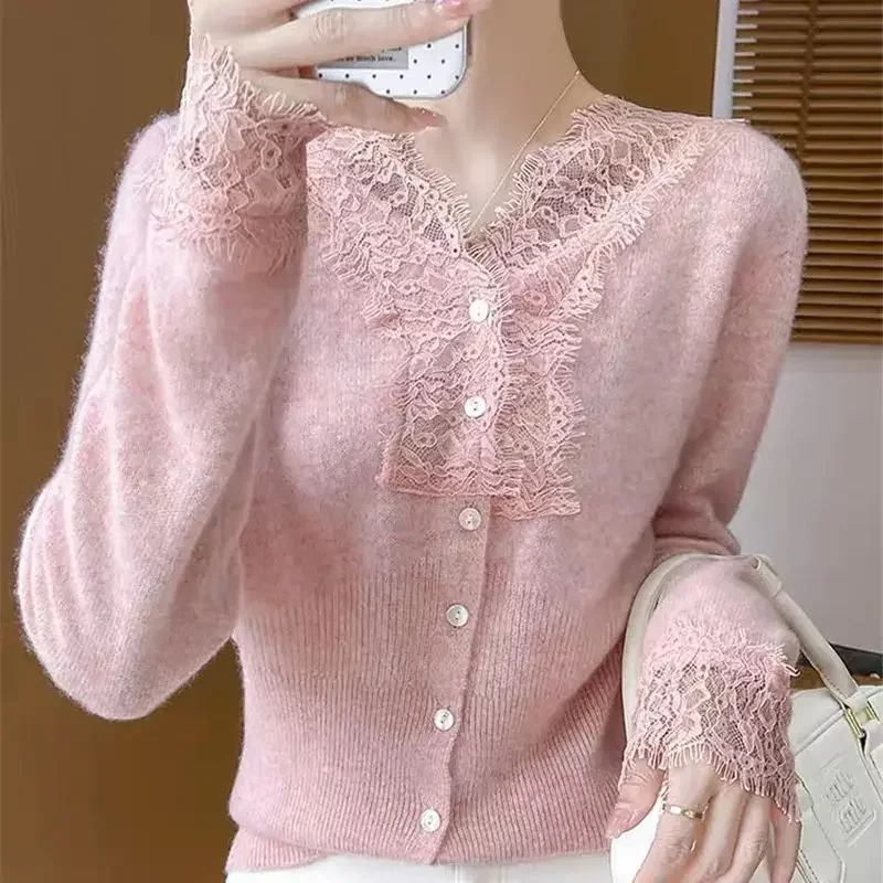 2024 New Spring Patchwork Lace Knit Cardigan Women Elegant Soft Wool Cashmere Sweater Woman Single Breasted Knitwear
2024 New Spring Patchwork Lace Knit Cardigan Women Elegant Soft Wool Cashmere Sweater Woman Single Breasted Knitwear