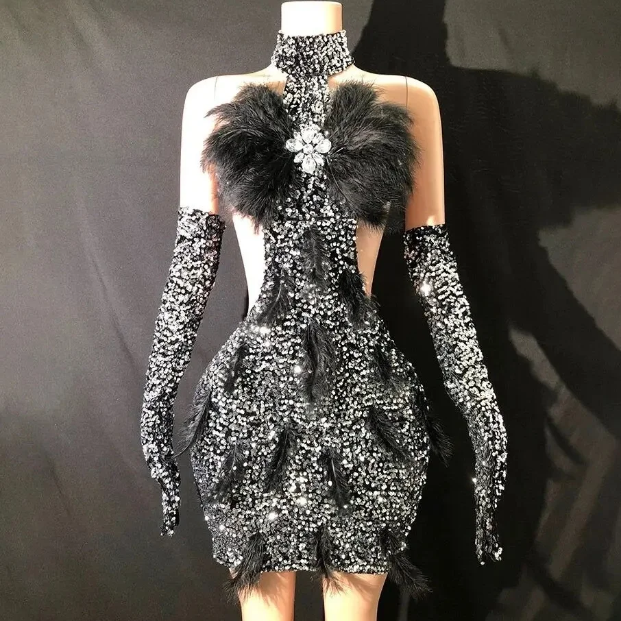 Black Sequins Feathers Sexy Halter Backless Mini Dress Nightclub Performance Custome Stage Wear Birthday Evening Party Dress
Black Sequins Feathers Sexy Halter Backless Mini Dress Nightclub Performance Custome Stage Wear Birthday Evening Party Dress