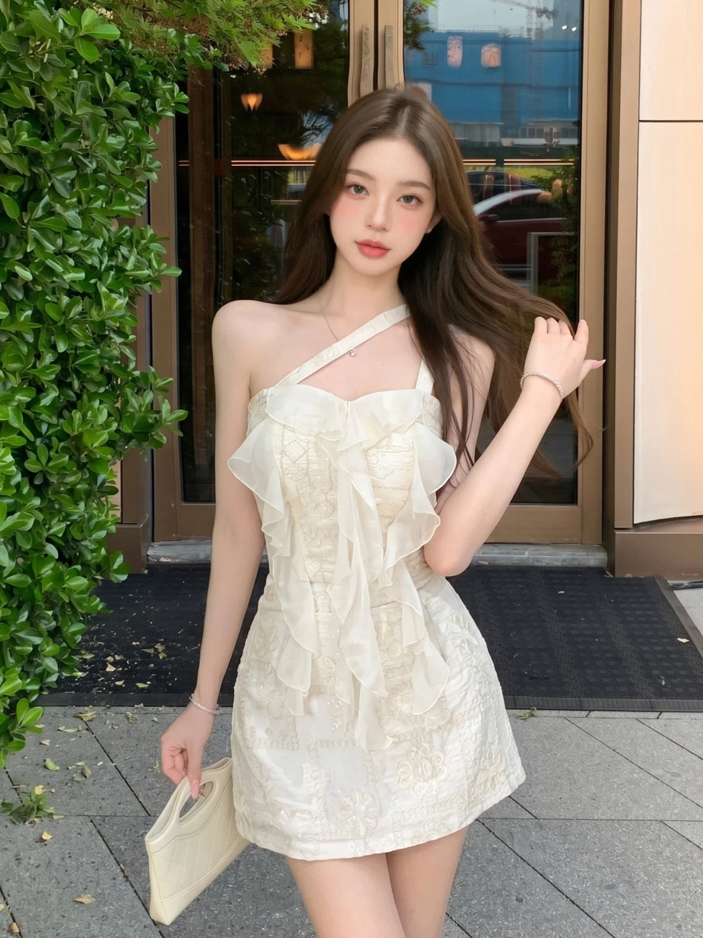 Summer Women's Embroidered Short Skirt And Vest Set High Waist A-Line Style Sleeveless Gown with Lace Trim Design French Style
Summer Women's Embroidered Short Skirt And Vest Set High Waist A-Line Style Sleeveless Gown with Lace Trim Design French Style
