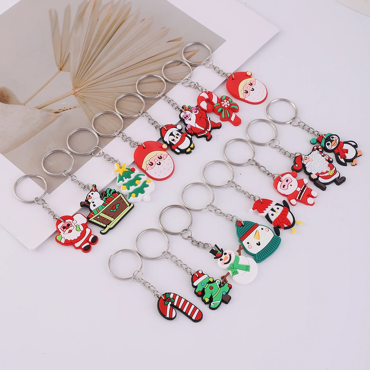 16pcs Santa Claus Christmas Gifts key Chain, Ornament Purse Bag Christmas tree Deer Pendant, mini Cute key Ring Classroom Prizes
16pcs Santa Claus Christmas Gifts key Chain, Ornament Purse Bag Christmas tree Deer Pendant, mini Cute key Ring Classroom Prizes