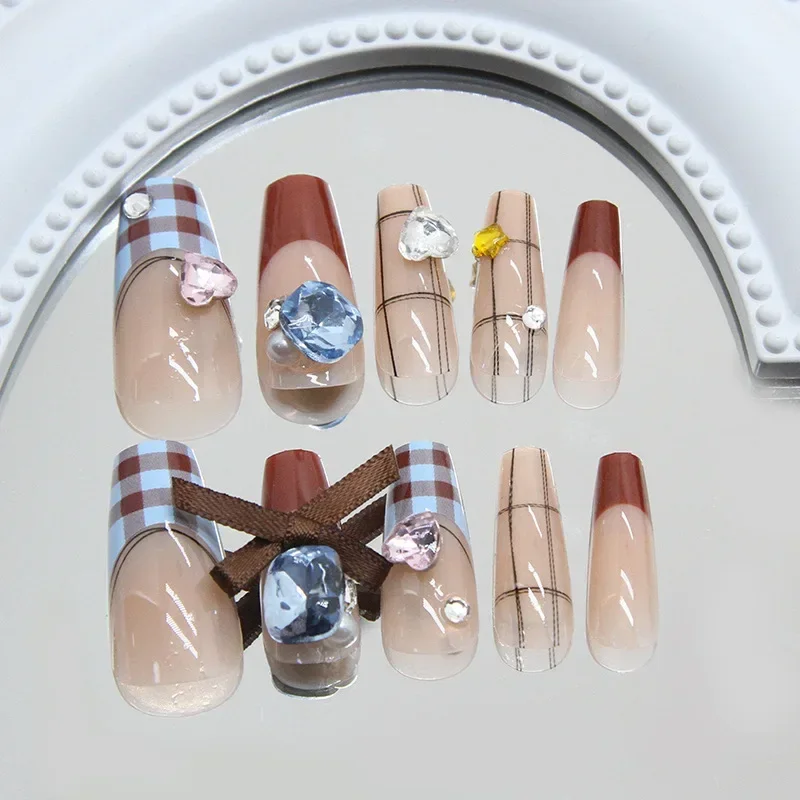 24Pcs Vintage Plaid Press-On Nails Set Blue & Brown with Sparkling Rhinestone Bows Fake Nails Perfect for Girls Daily Wear
24Pcs Vintage Plaid Press-On Nails Set Blue & Brown with Sparkling Rhinestone Bows Fake Nails Perfect for Girls Daily Wear