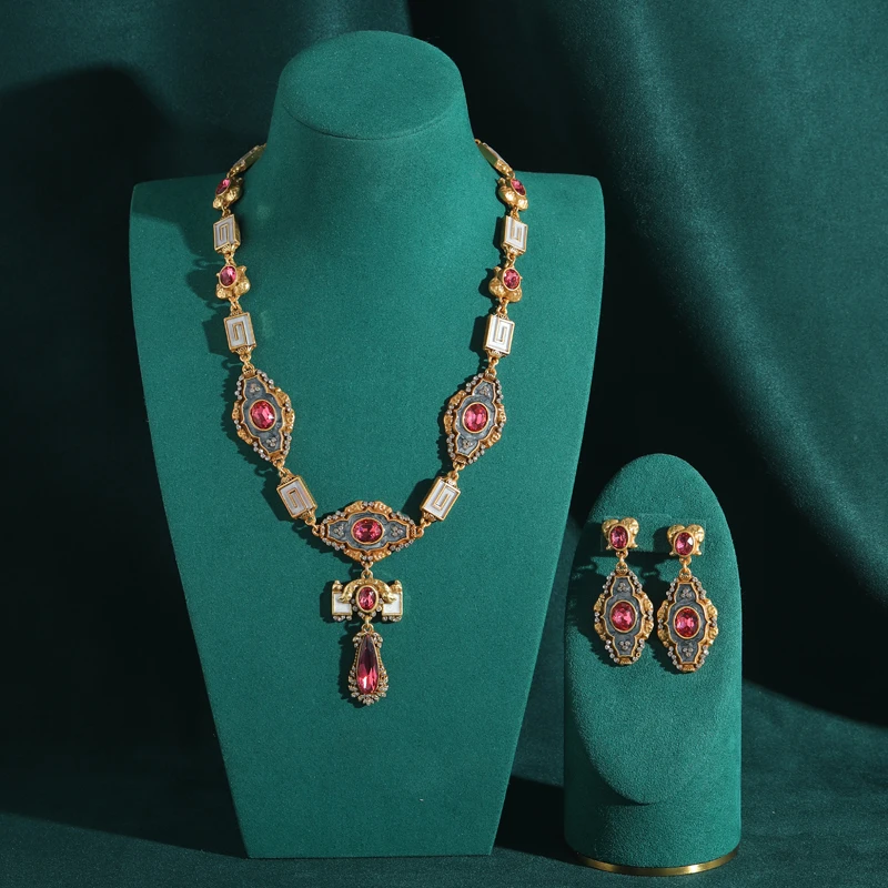 Gold Color Vintage Crystal Pink Jewelry Sets Flower Palace Metal Pendent Necklace Charm Drop Earrings Banquet New Accessories
Gold Color Vintage Crystal Pink Jewelry Sets Flower Palace Metal Pendent Necklace Charm Drop Earrings Banquet New Accessories