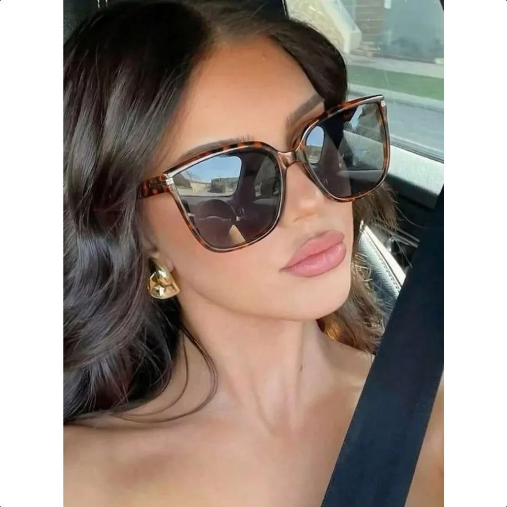 Square Bohemian Eyewear, casual stylish frame ideal for beach vacation, outdoor travel and back-to-school matching
Square Bohemian Eyewear, casual stylish frame ideal for beach vacation, outdoor travel and back-to-school matching