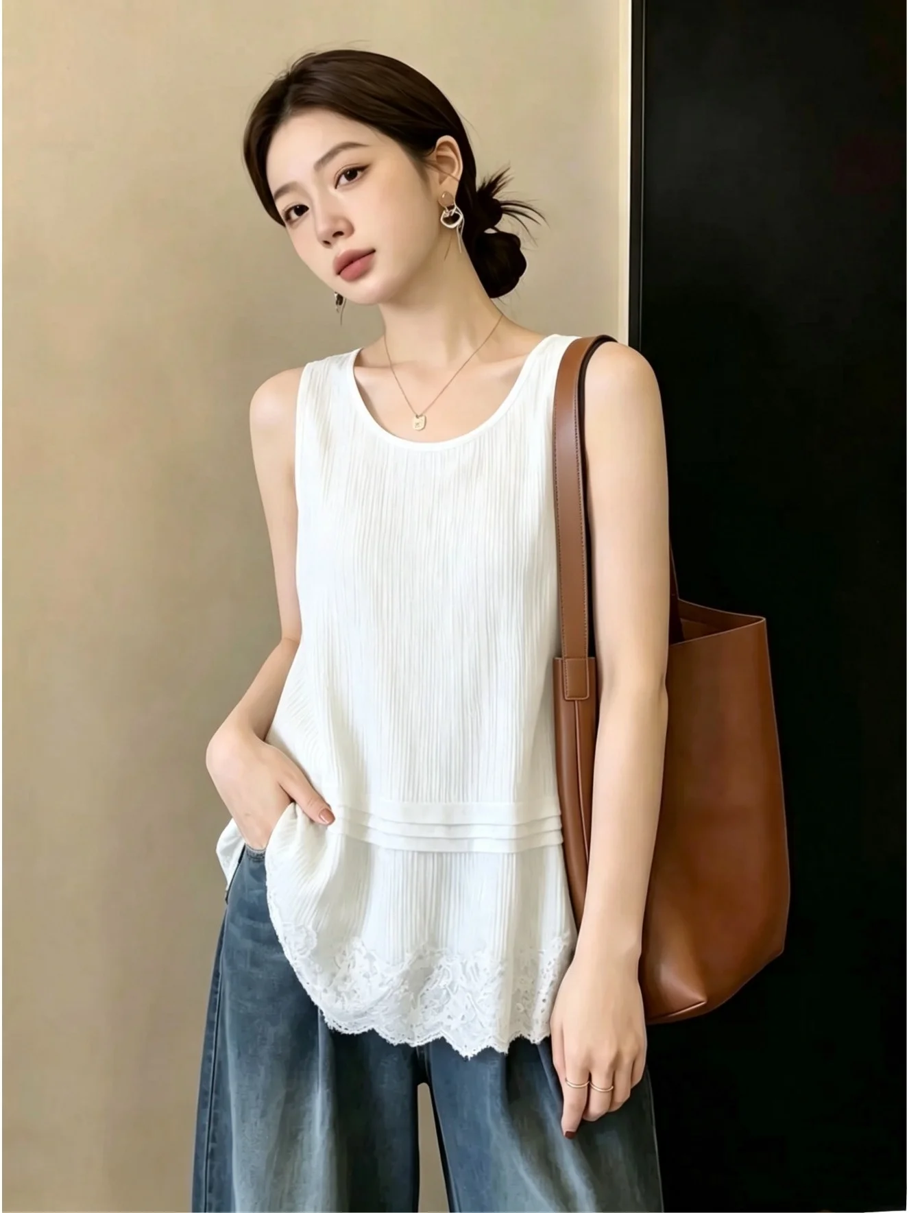 Summer Thin Chiffon Tank Top Women's Outerwear Sleeveless Large Size Design Sense Lace Vest Strapless Mid-Length Shirt
Summer Thin Chiffon Tank Top Women's Outerwear Sleeveless Large Size Design Sense Lace Vest Strapless Mid-Length Shirt