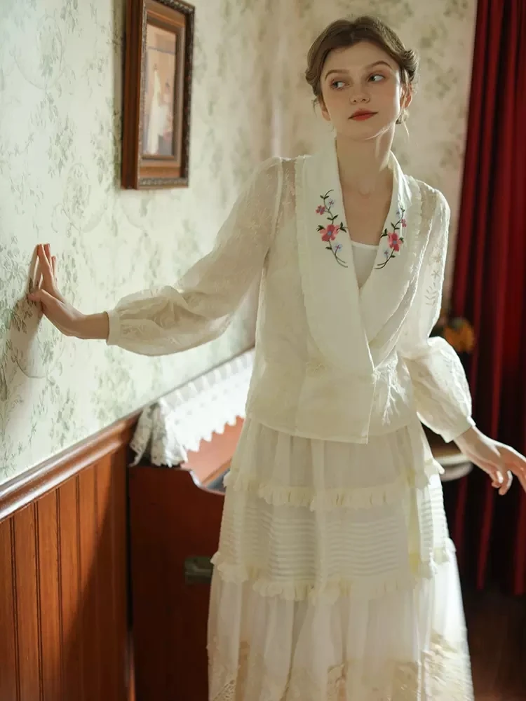 86-96cm Bust Spring Summer New Arrival Women Vintage French Style Mori Girls Exquisite Embroidered Thin Lyocell Shirts/Blouses
86-96cm Bust Spring Summer New Arrival Women Vintage French Style Mori Girls Exquisite Embroidered Thin Lyocell Shirts/Blouses