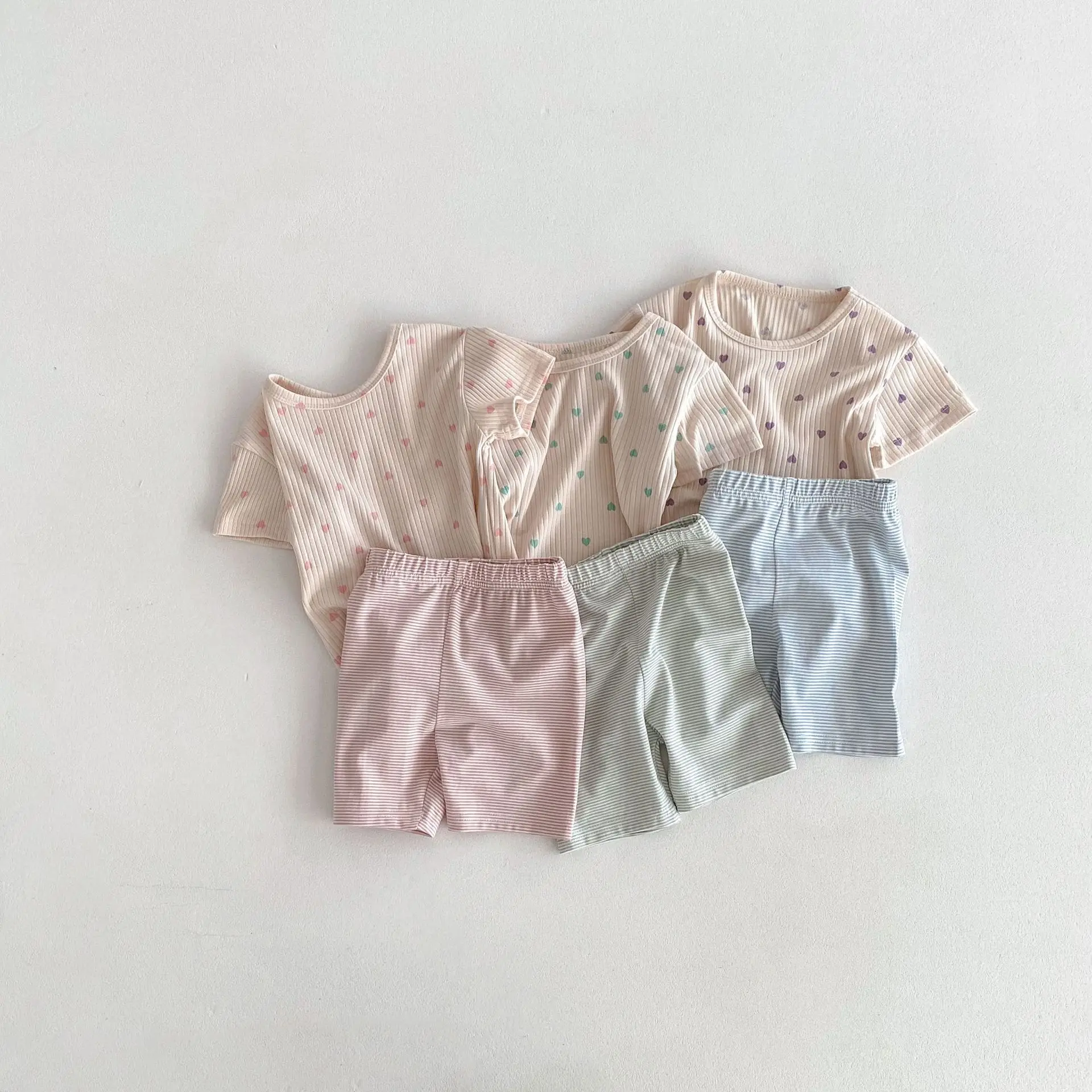 Children Clothing 2024 Summer New Fashionable Korean Style Home Wear T-shirt Striped Shorts Girls Casual Simple Two Piece Set
Children Clothing 2024 Summer New Fashionable Korean Style Home Wear T-shirt Striped Shorts Girls Casual Simple Two Piece Set