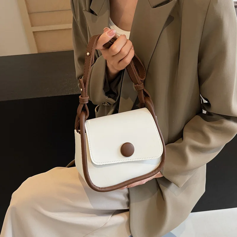 Women's Bag Niche Design Versatile Fashion Exquisite Silk Scarf Small Square Bag Shoulder Crossbody Korean Version
Women's Bag Niche Design Versatile Fashion Exquisite Silk Scarf Small Square Bag Shoulder Crossbody Korean Version