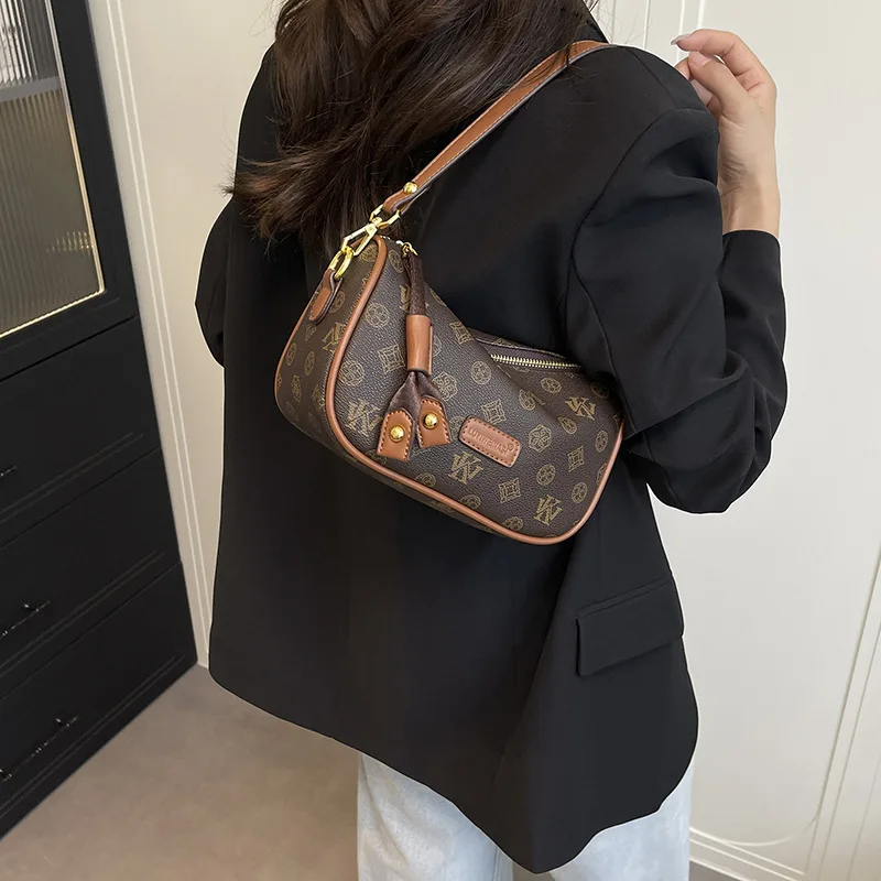 Сумка через плечо в европейском стиле, женская классическая сумка через плечо под мышками, универсальная сумка-тоут «день-ночь», повседневная сумка-слинг, минималистский стиль
Сумка через плечо в европейском стиле, женская классическая сумка через плечо под мышками, универсальная сумка-тоут «день-ночь», повседневная сумка-слинг, минималистский стиль