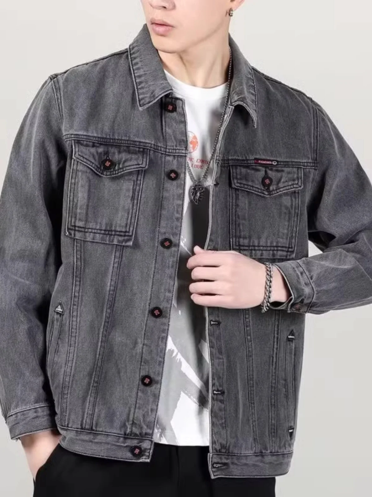 Retro Embroidered Men's Denim Jaet Casual Versatile Spring Autumn Bla ey Trendy Brand Youthful Long Sve Loose Fit
Retro Embroidered Men's Denim Jaet Casual Versatile Spring Autumn Bla ey Trendy Brand Youthful Long Sve Loose Fit