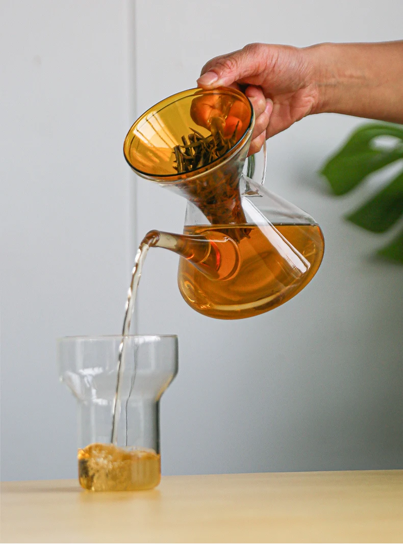 Kung Fu Tea Quick Brewing Pot Oblique High Temperature Resistant Glass Tea Water Separation Teapot Household Tea Set
Kung Fu Tea Quick Brewing Pot Oblique High Temperature Resistant Glass Tea Water Separation Teapot Household Tea Set