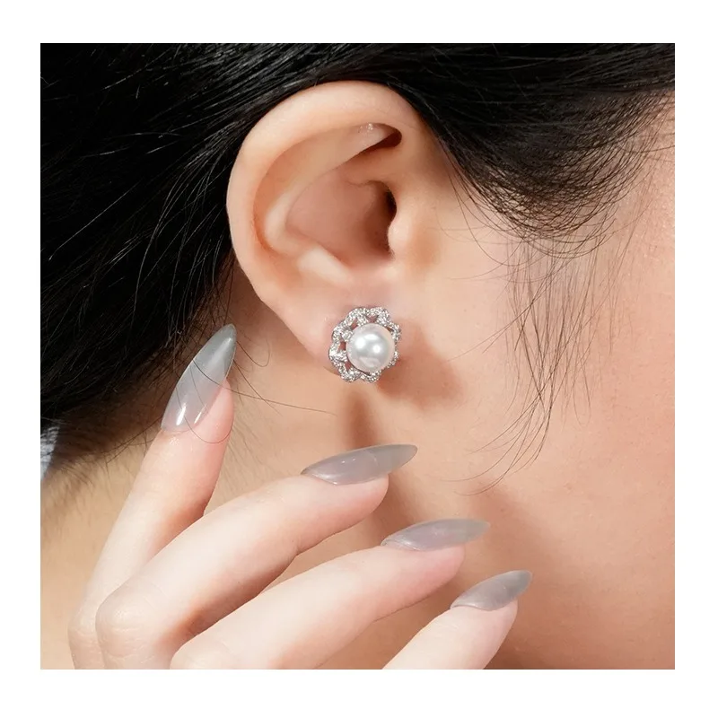 New Snowflake Stud Earrings with Diamonds for Women, Floral Stud Earrings, Simple and Versatile Elegant Earrings for Direct Supp
New Snowflake Stud Earrings with Diamonds for Women, Floral Stud Earrings, Simple and Versatile Elegant Earrings for Direct Supp