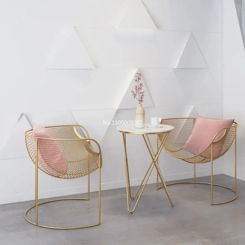 Simple modern ins net popular wrought iron hollow Nordic dessert milk tea shop casual golden table chairs дизайнерская мебель
Simple modern ins net popular wrought iron hollow Nordic dessert milk tea shop casual golden table chairs дизайнерская мебель