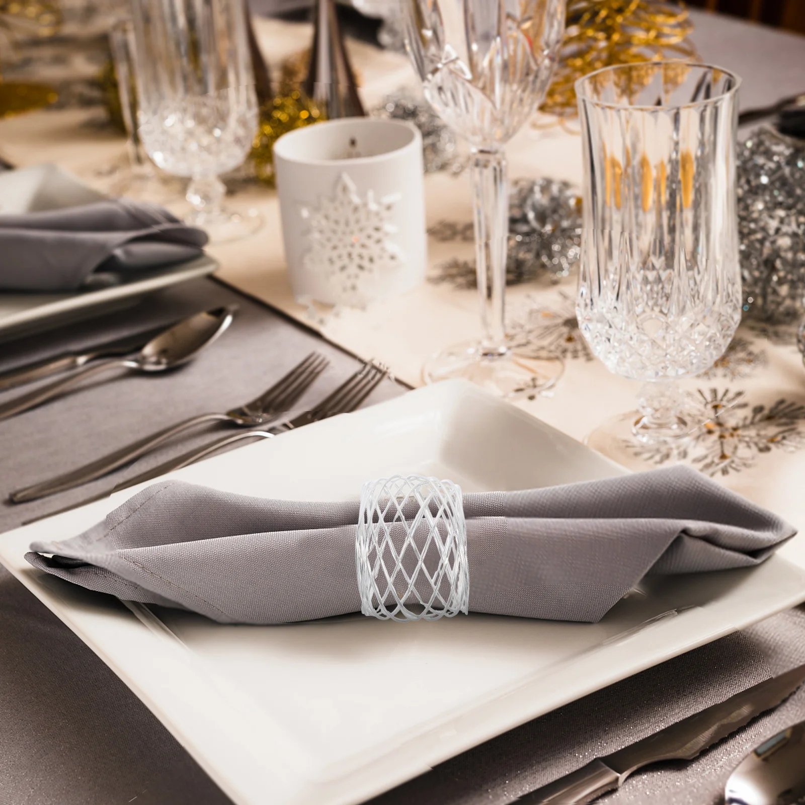 6Pcs Metal Napkin Rings Twisted Wire Mesh Serviette Holders for Wedding Party Dinner Table Decor Banquet Table Setting
6Pcs Metal Napkin Rings Twisted Wire Mesh Serviette Holders for Wedding Party Dinner Table Decor Banquet Table Setting