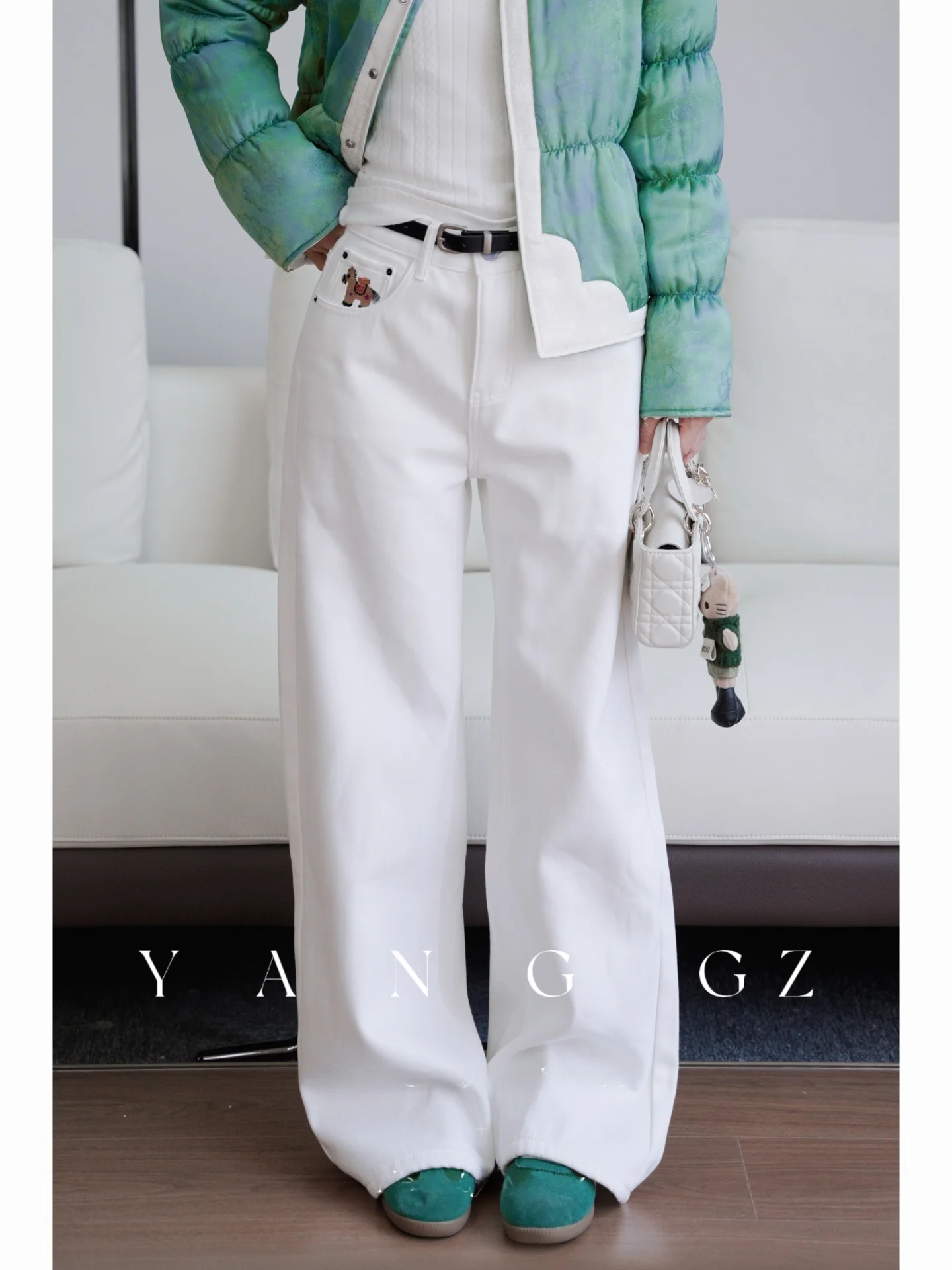 New Chinese Sle Embroidered Straight Leg Wide Leg Jeans Women's Versatile High Waist Casual Cotton Blend Winter Faion
New Chinese Sle Embroidered Straight Leg Wide Leg Jeans Women's Versatile High Waist Casual Cotton Blend Winter Faion