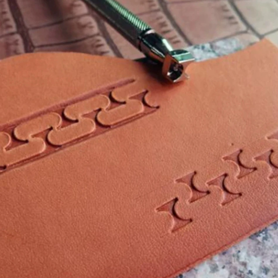 Leathercraft tools and hardware, precision steel engraving and embossing tools, geometric frame decorations and patterns.
Leathercraft tools and hardware, precision steel engraving and embossing tools, geometric frame decorations and patterns.