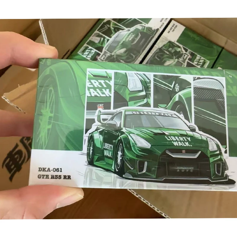 Demon King 1:64 Nissan GTR35 RR engine cover can be opened, simulation alloy die-casting car model toy collection gift
Demon King 1:64 Nissan GTR35 RR engine cover can be opened, simulation alloy die-casting car model toy collection gift