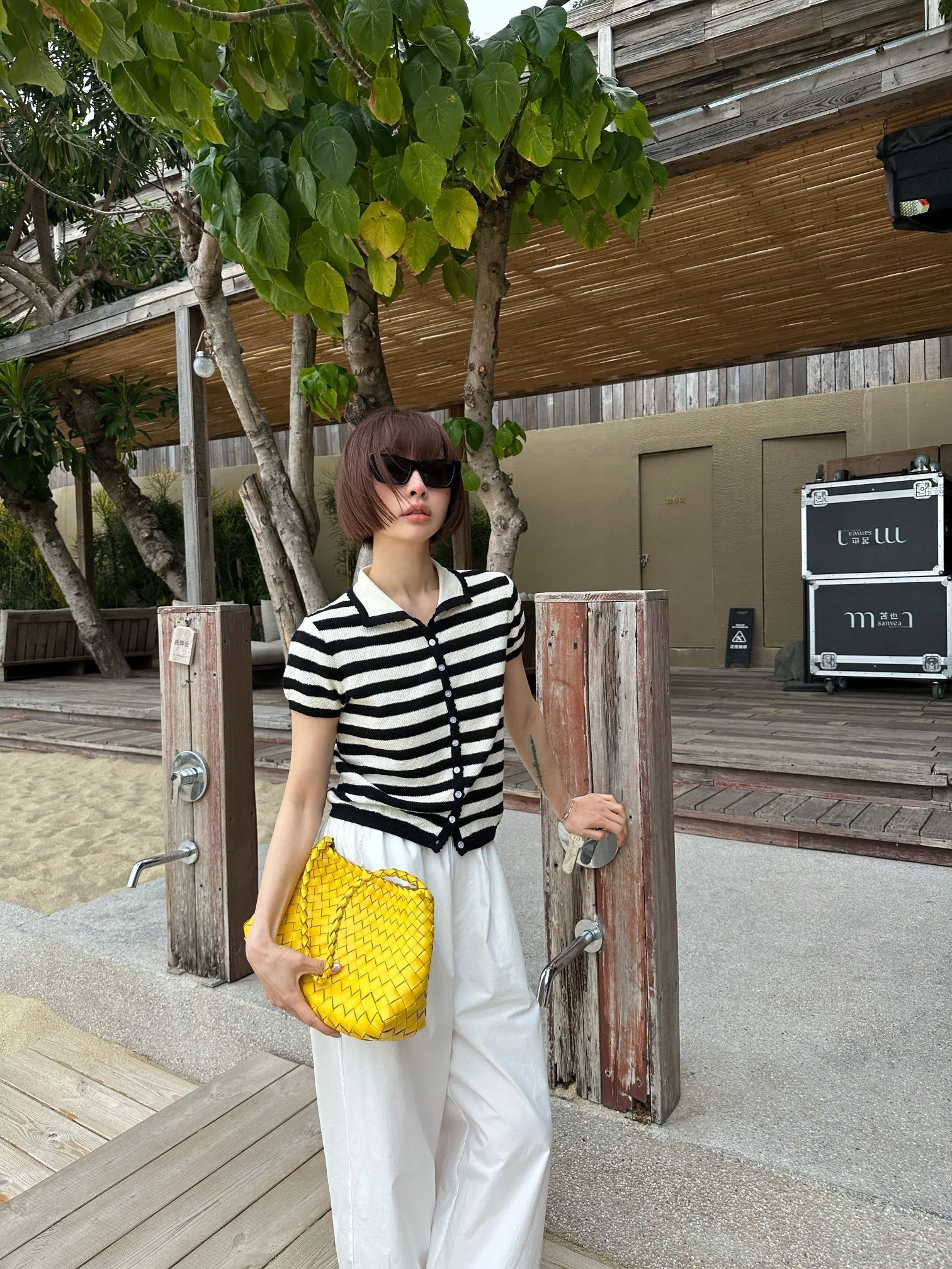 Весенне-летняя повседневная универсальная трикотажная рубашка Monkey Studio с креативным полосатым узором, свободного кроя, в американском стиле.
Весенне-летняя повседневная универсальная трикотажная рубашка Monkey Studio с креативным полосатым узором, свободного кроя, в американском стиле.