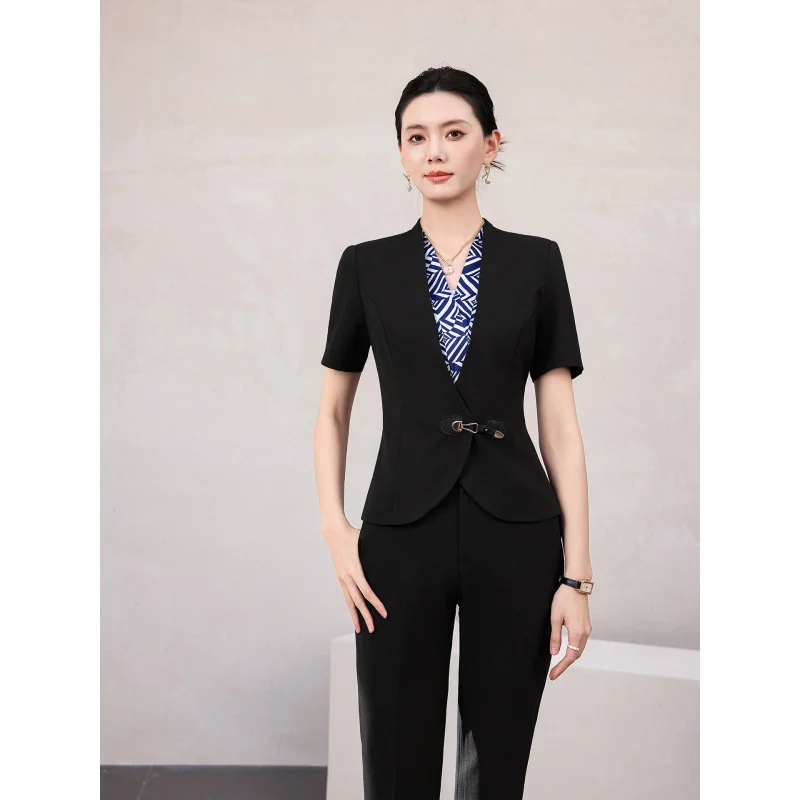 Новая униформа для персонала KTV, ночных клубов, отелей и развлекательных клубов: приталенные костюмы для техников, летняя рабочая одежда для частных комнат.
Новая униформа для персонала KTV, ночных клубов, отелей и развлекательных клубов: приталенные костюмы для техников, летняя рабочая одежда для частных комнат.