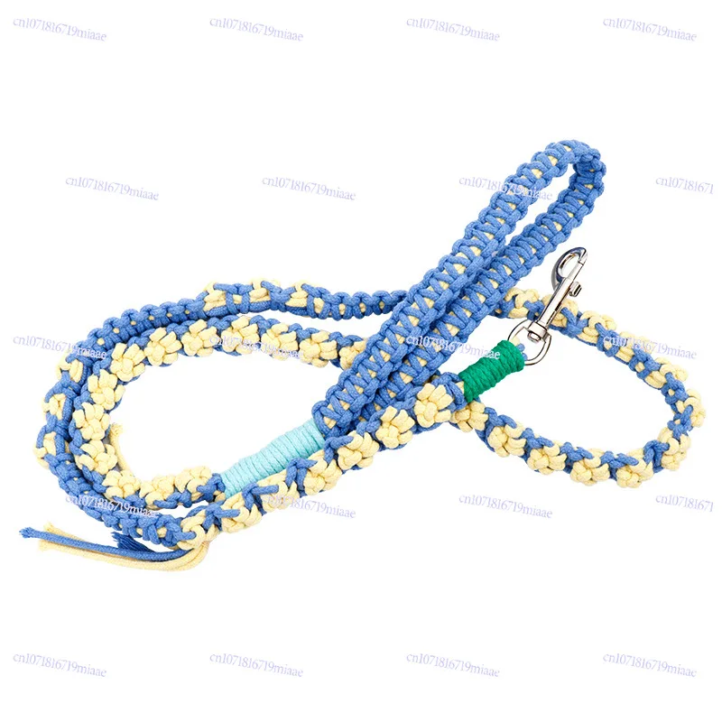 Pet Outdoor Products Hand-woven cat and dog leash Strong and durable Anti-break-free Dog leash when going out
Pet Outdoor Products Hand-woven cat and dog leash Strong and durable Anti-break-free Dog leash when going out