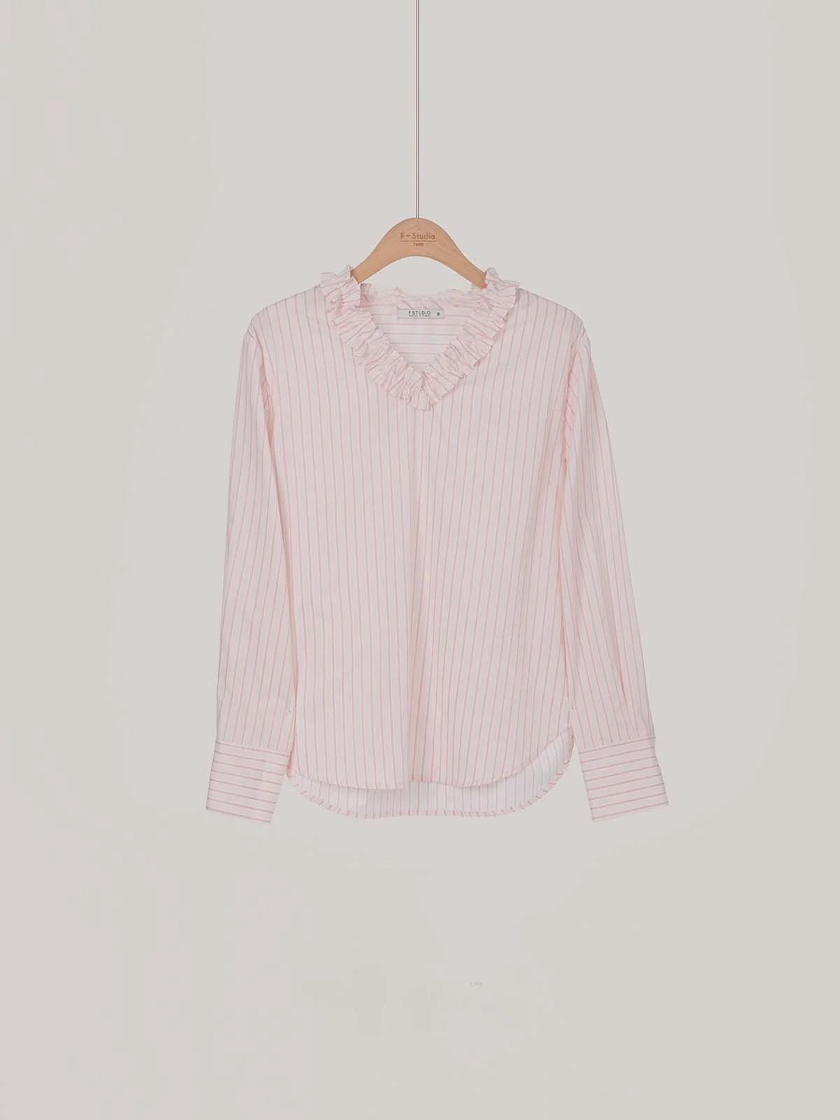 Розовая полосатая рубашка с V-образным вырезом в корейском стиле, свободного кроя, из хлопка, с длинными рукавами, дышащая, женская, модная, весенне-летняя, топ
Розовая полосатая рубашка с V-образным вырезом в корейском стиле, свободного кроя, из хлопка, с длинными рукавами, дышащая, женская, модная, весенне-летняя, топ