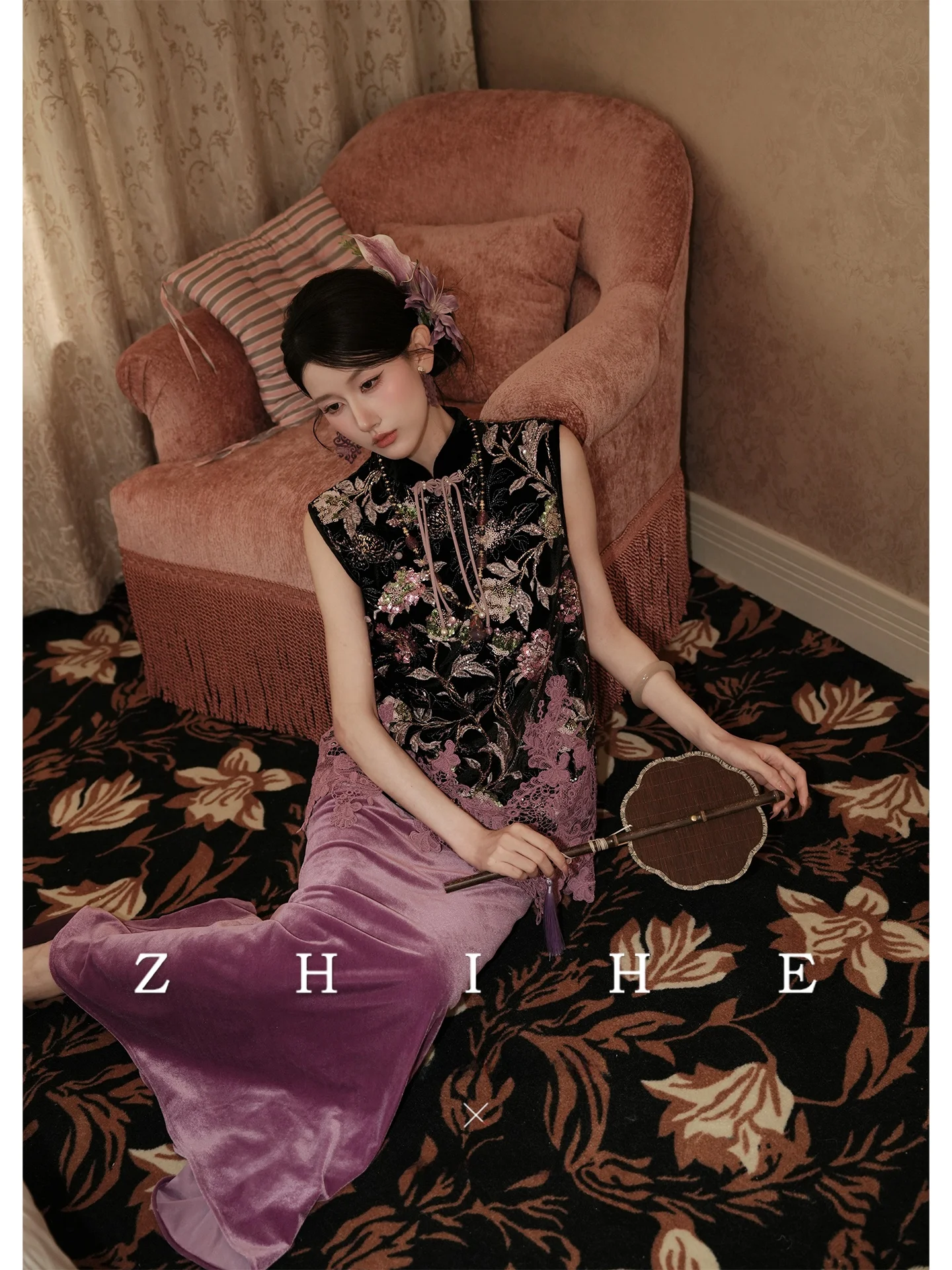 Оригинальная китайская бархатная юбка с вышивкой бисером и кружевом, вечерняя, с цветочным узором, модная.
Оригинальная китайская бархатная юбка с вышивкой бисером и кружевом, вечерняя, с цветочным узором, модная.