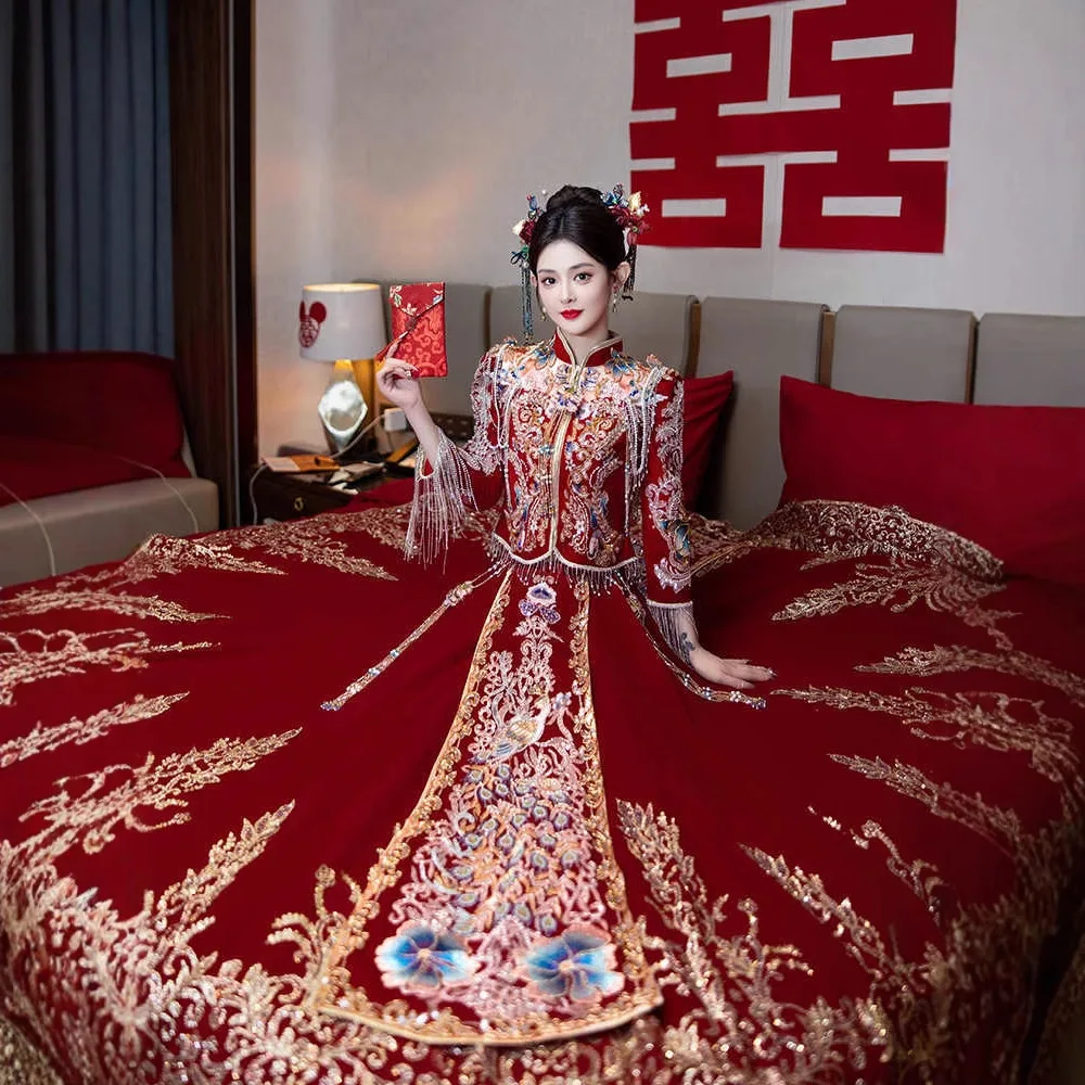Винтажное свадебное платье для влюбленных, Cheongsam, свадебный комплект в китайском стиле, костюм невесты с вышивкой, костюм жениха, восточная одежда для тостов
Винтажное свадебное платье для влюбленных, Cheongsam, свадебный комплект в китайском стиле, костюм невесты с вышивкой, костюм жениха, восточная одежда для тостов