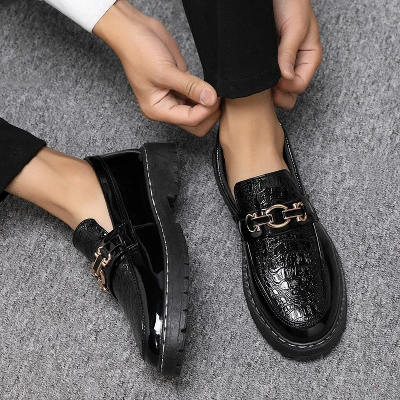 Fashionable Men's Slip-On Shoes Bright Surface Small Size Leisure Trendy Hollow out Korean Style Pig Skin Breathable Summer
Fashionable Men's Slip-On Shoes Bright Surface Small Size Leisure Trendy Hollow out Korean Style Pig Skin Breathable Summer