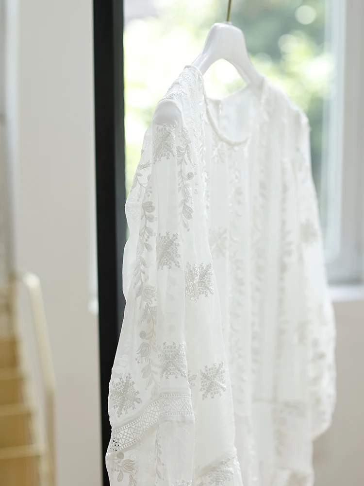 Ele Silk Embroidered Top with Seven-Quarter Sves for Women round Ne Long Sve Summer Faion Traditional Chinese C...
Ele Silk Embroidered Top with Seven-Quarter Sves for Women round Ne Long Sve Summer Faion Traditional Chinese C...